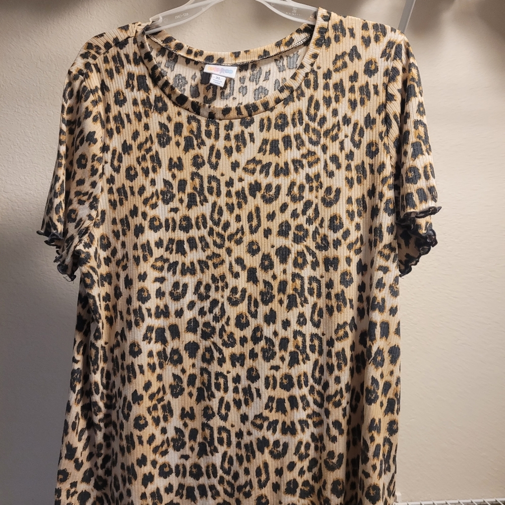 Lularoe Kelly Crewneck Top